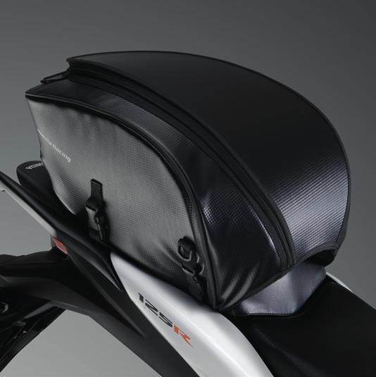 Quick to install, it allows easy access to the carrying space underneath the seat.