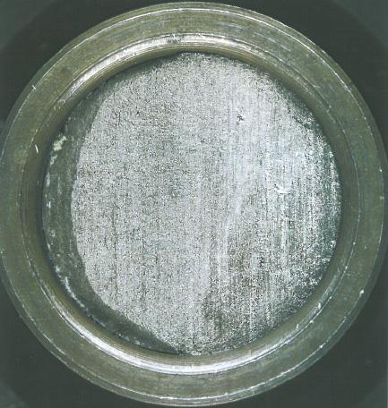 Fracture surface Fractured tail rotor spindle Photo: IFW Due to the unusually clearly visible line structure on the fracture surface, a sample for the metallographic cut was prepared from the spindle.
