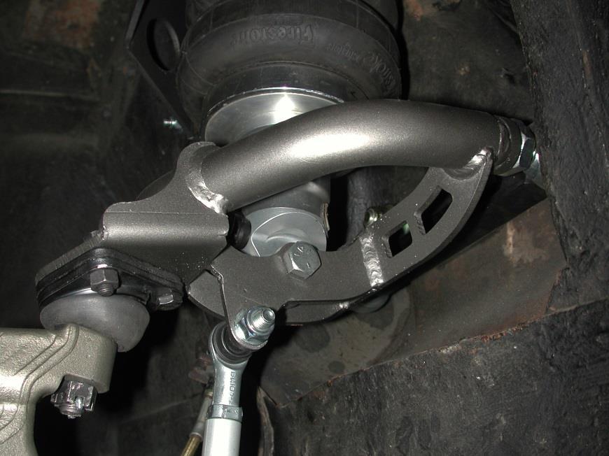 4. Install the PosiLink adapter on to the sway bar end.