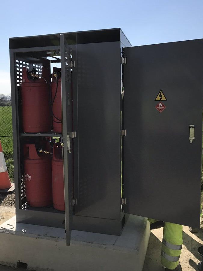 Fuel cells can act as a reliable, versatile and flexible off-grid power source in various remote areas Fuel cell off-grid power / isolated microgrids 1/4 Brief description: stationary fuel cells for