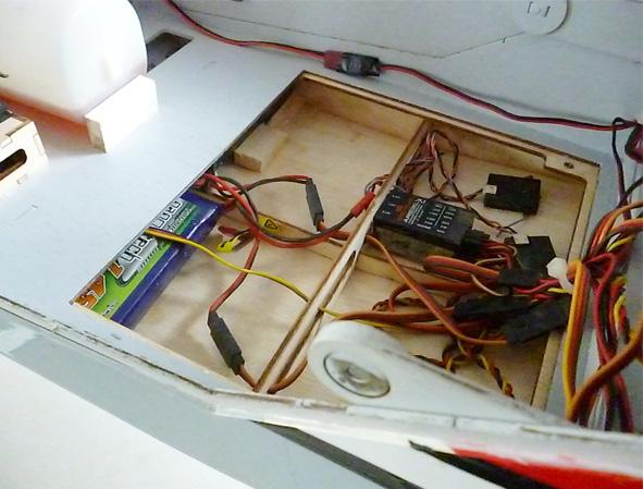 INSTALLING BATTERY - RECEIVER.