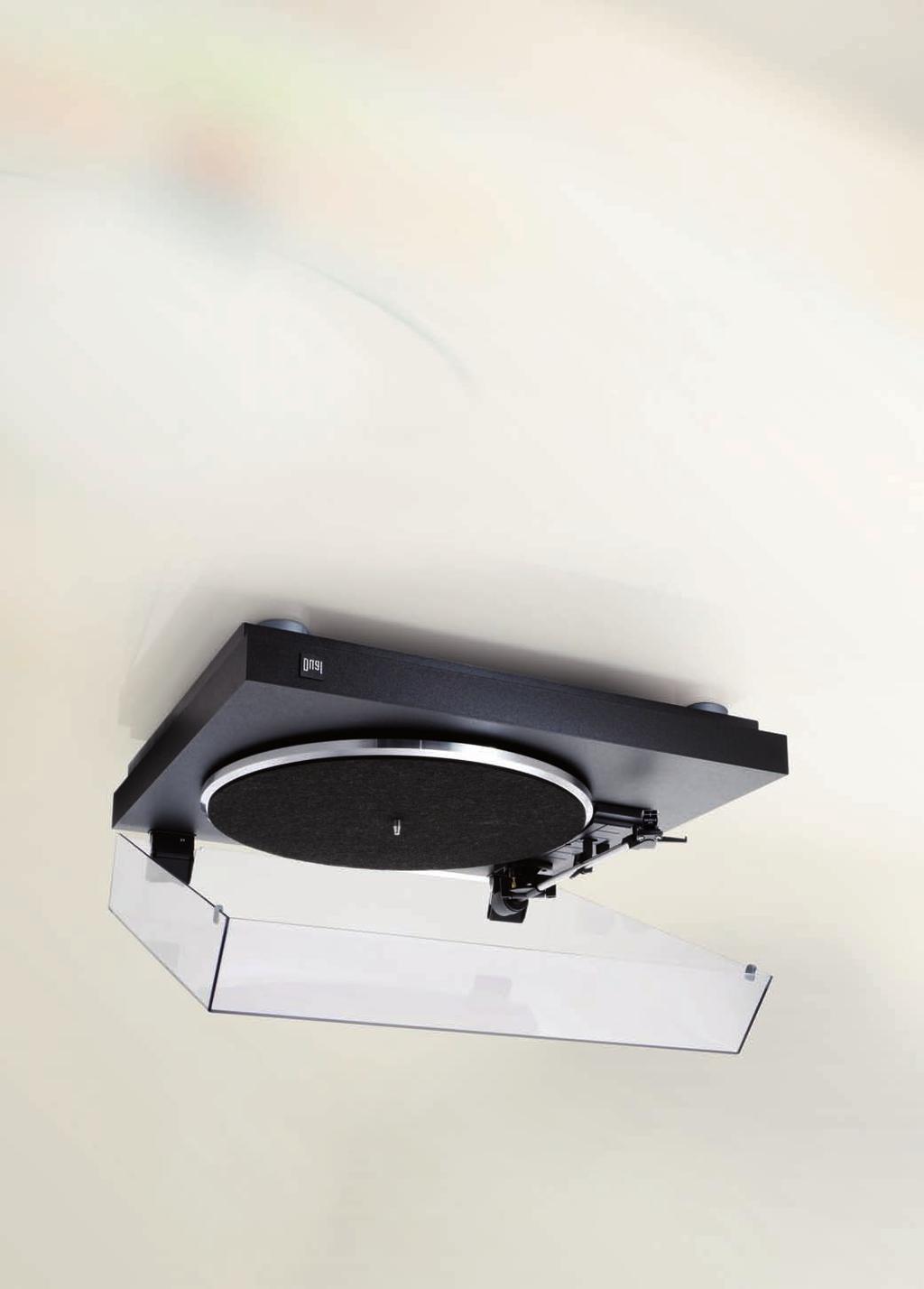 CS 440 Colour: Black Fully-Automatic Simple choice of material, but a high standard of quality ensure in this fully automatic turntable; Analog music enjoyment.