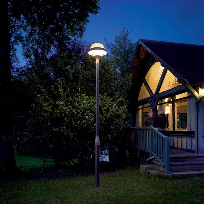 Plurio Columns & Brackets OUTDOOR A range of columns and brackets designed to harmonise both in style and proportion with Plurio lanterns A range of 3.