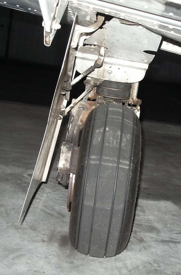 Brakes N9351M is equipped with hydraulic toe brakes on the pilot