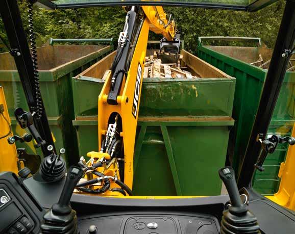 5CX WASTEMASTER BACKHOE LOADER Heavy-duty arms can handle the