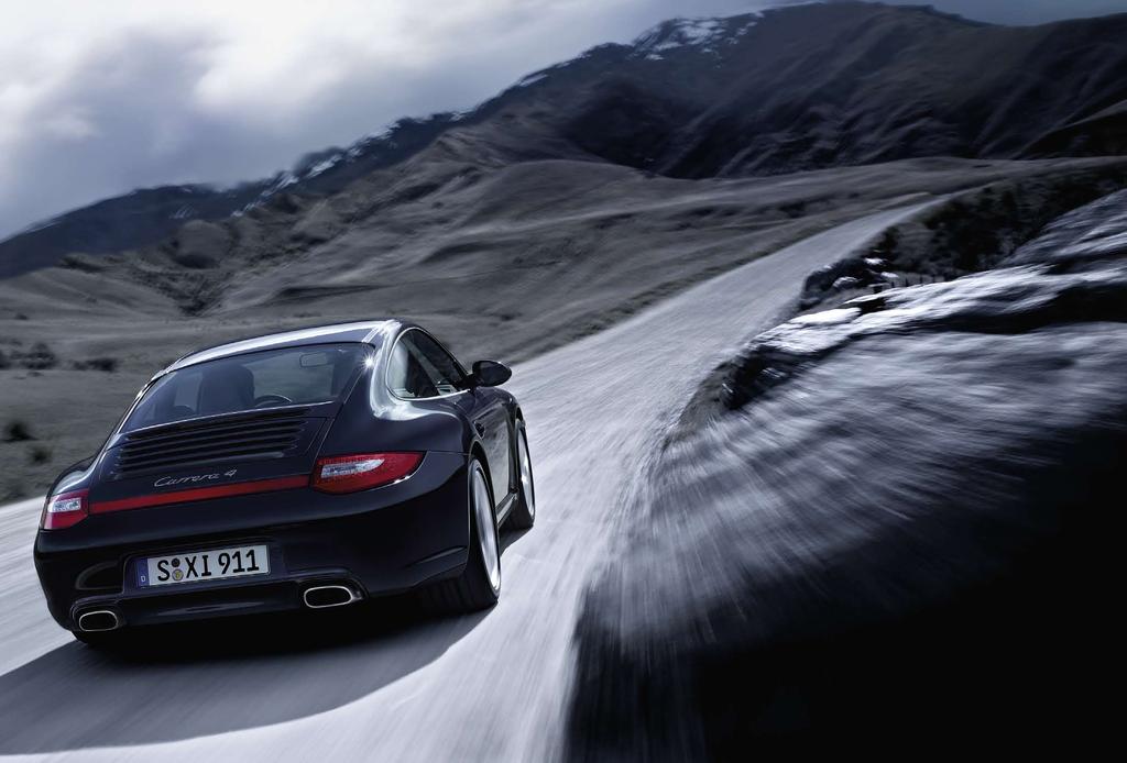 The 911 Carrera 4. Optimum dynamics and traction thanks to all-wheel drive and a range of advanced technologies. The hallmark of the 911 Carrera 4.