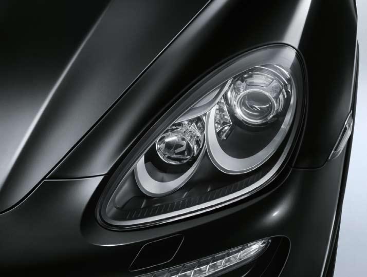 Bi-Xenon main headlights with Porsche Dynamic Light System (PDLS).