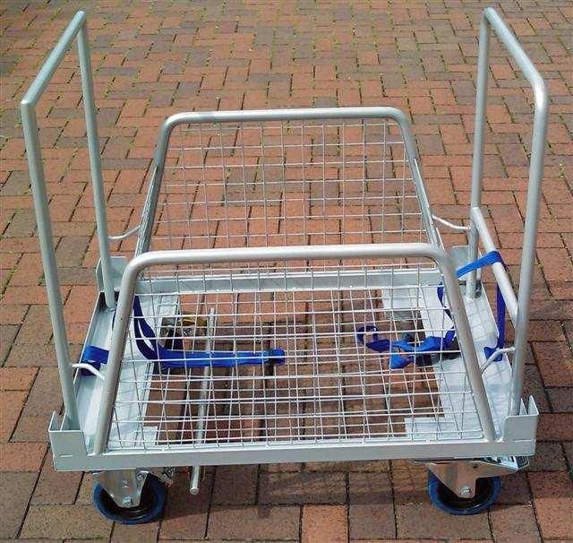 Safe Use of Roll Cages and Donation Chair Bespoke Trolleys Module 3 Updated April 16 Estimated course delivery time: 1.5-2 hours depending on size of group. Equipment Required: 7.