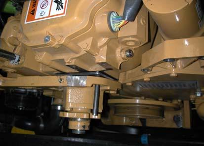 Install the VR140 mounting bracket in position on the front upper left of the engine.