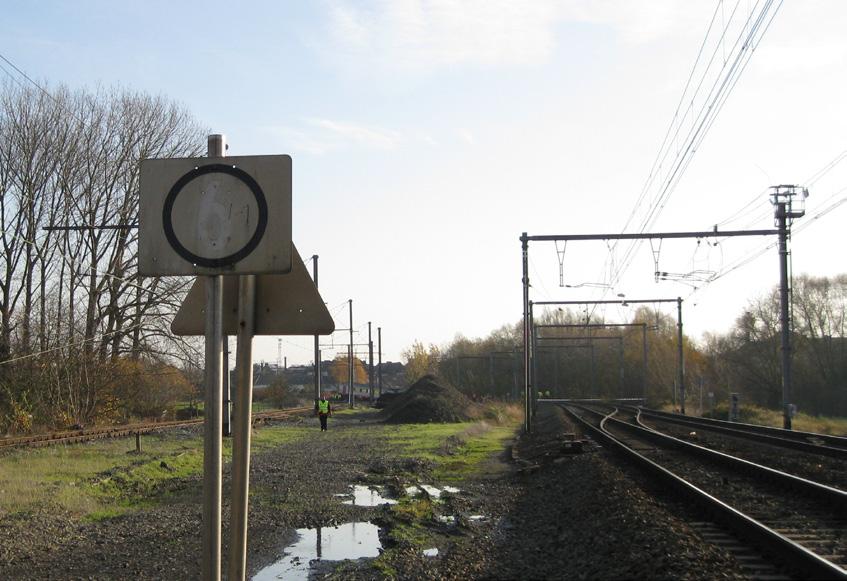 2.4. THE INFRASTRUCTURE AND SIGNALLING SYSTEM The line is a double track between Mons and the entrance to Boussu. The reference speed of the line is 160km/h between Mons and Saint Ghislain.