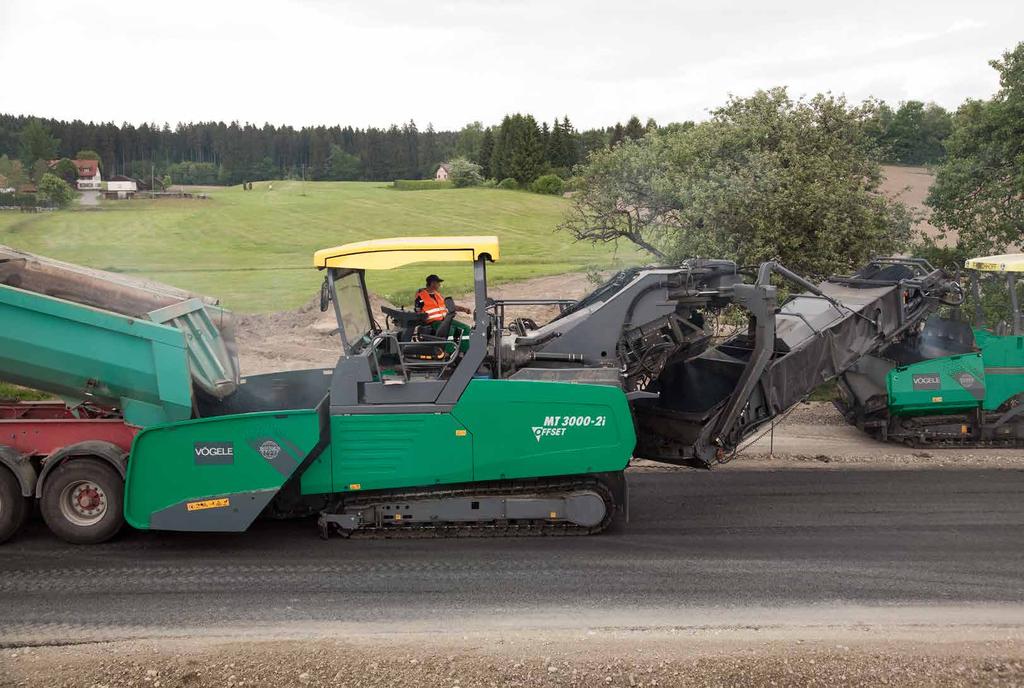 VÖGELE MT 3000-2i Offset MT 3000-2i Offset: Innovative and Powerful Numerous factors have to be taken into consideration to ensure that a high level of paving quality is achieved in road construction.