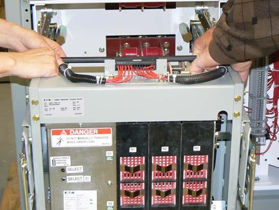 Up to 400 amps (600 Vac Max) ATC-300+/ATC-900 Contactor Open/Closed Instructional Booklet Effective: March 2015 Page 33 CAUTION WHEN THE UNIT HAS REACHED IT'S DISCONNECT POSITION, IT IS READY TO BE