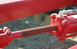Walking Tandems Designed specifically for track and articulated tractors, the exclusive Guardian Hitch option minimizes stress on the tractor drawbar and