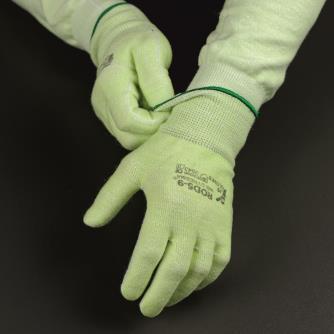 HF SAFETY FLEX Nylon gloves, coated with thin layer of nitrile foam. Extremely breathable, Abrasion resistant and durable. Heat resistant up to 100 C (EN407).
