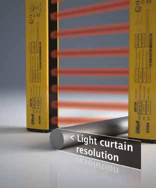 The protected area extends until the light curtain end, maintaining the resolution The solution with two L-mounted light curtains, e.g. Master/Slave, maintains a 40 mm resolution in corners (models with resolution up to 40 mm) -30.