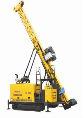 Overall Unit Features: The drill rig adopts full hydraulic driving, traveling with crawlers itself.