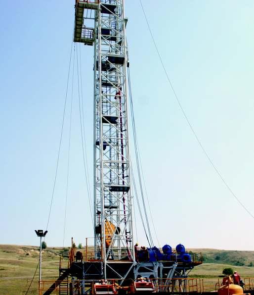 F125 Electrical and Diesel powered, with CAT 3512 LAND RIG generators, for drilling oil and gas wells up to 2,800 m.