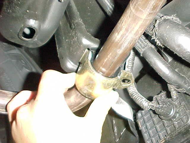 7) Install the polyurethane bushings on the sway bar with