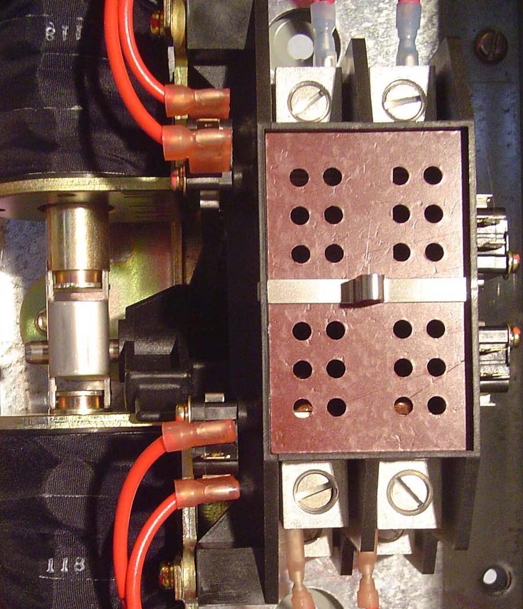 Instruction Booklet IB 70-8708 7.4.1.5 Wiring Harness Step 3: Disconnect the plugs from the controller (see Figure 17). Remove screw securing the fuse block.