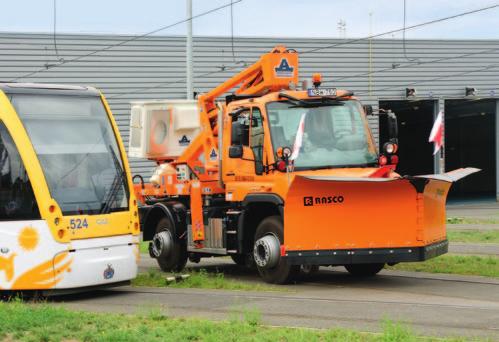 From clear cutting work to use as a rescue vehicle or with a workshop body the Unimog reliably performs the most diverse spectrum of work in the area of track infrastructure and on factory grounds.