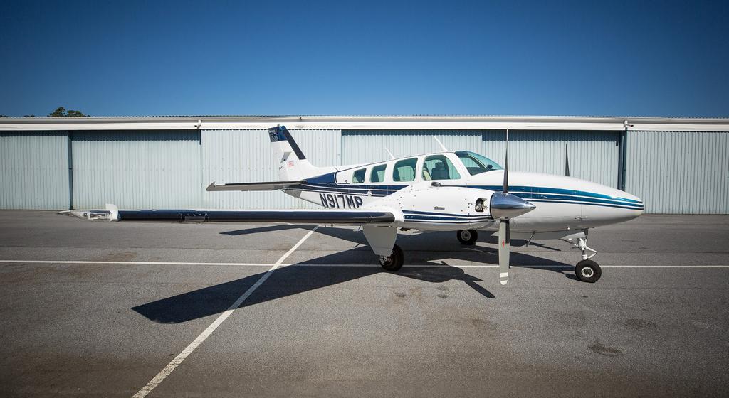 Aircraft Description: This 1981 B58 Baron is absolutely beautiful inside and out and is loaded with options!