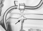 hydraulic system (Section 2). In the case of the front hoses, check that they are not kinked or twisted, and that they do not contact other components when the steering is moved from lock to lock.