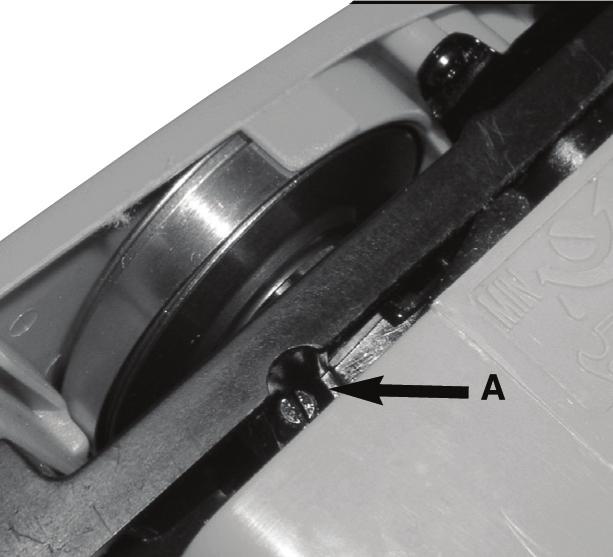 After the blades have been sharpened 3-4 times, check the height of the depth limiter and if necessary lower it with a flat file and then round off the front corner (Fig. 40).