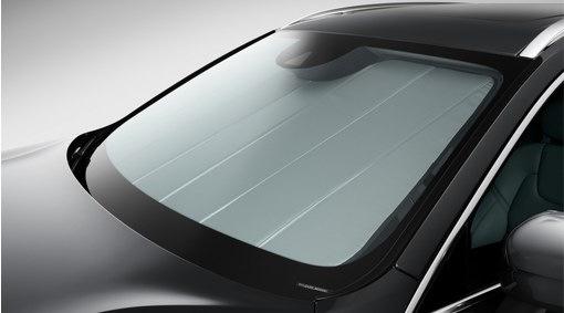 Sunshade Front windscreen With a sunshade in the windscreen, your car will maintain a cooler temperature on hot days.