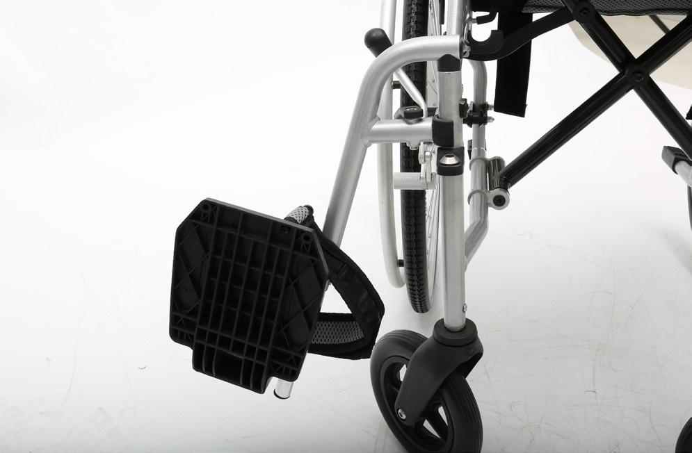 wheelchair. Hold the footplate as shown in image 03.