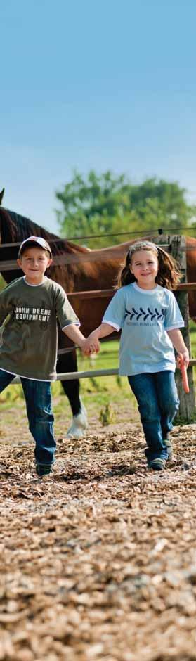 BABY AND YOUTH / Active Wear 1 2 3 4 5 6 1 T-shirt Pepper T-shirt for Teens with big John Deere Logo.