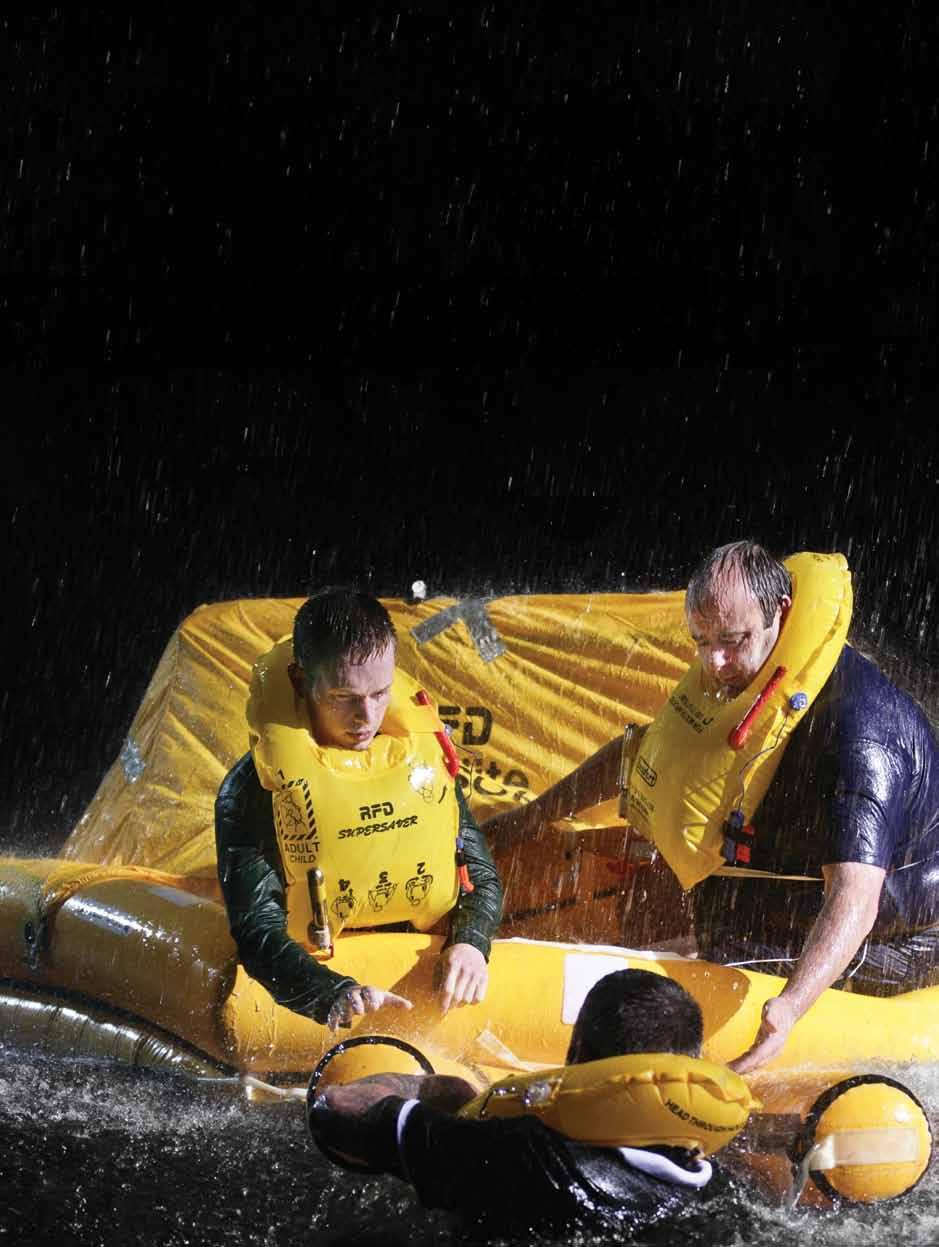 Aerolite HIGH SURVIVABILITY THROUGH DYNAMIC DESIGN Tried and tested in a large number emergency situations including Search & Rescue missions Compact multi-seater liferafts offering ultra-lightweight