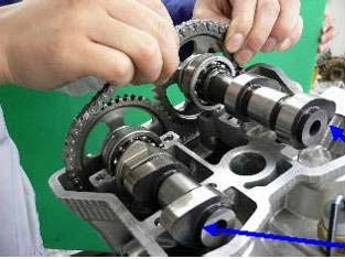 Take out Intake Camshaft and Exhaust Camshaft
