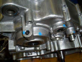 Kit Note; Hold Connecting Rod not to strike the crankcase mating surface while press fitting.