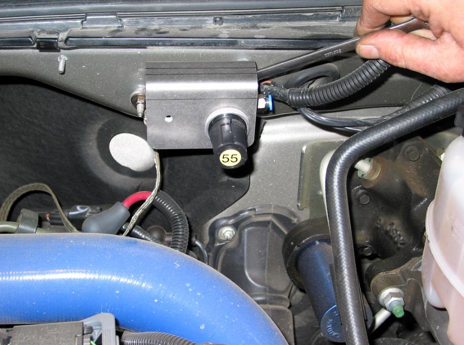 7 January 2014 #1024118 / 1024119 GMC/Chevy Duramax (I-00072) 11 Air Regulator & Air Compressor Install Locate a spot just to