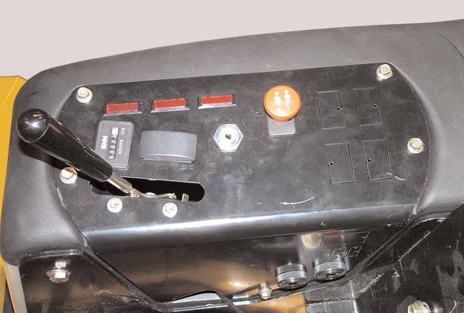 Do not operate the machine in the on (start) position. NOTE: The choke control is not used on Models 927053 & 927061 or any diesel powered models. 11 B. Throttle control (Fig.