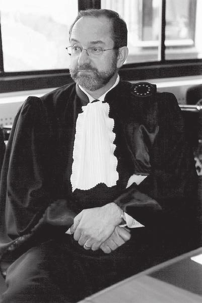 6 Članki Odvetnik 61 / junij 2013 dr. Boštjan M. Zupančič, dr. pravnih znanosti (Harvard), profesor prava, sodnik Evropskega sodišča za človekove pravice od leta 1998 O»bistvu«človekovih pravic (I.