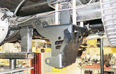 The upper bar gets installed in the Upper Axle Bracket, the lower bar gets installed in the Lower Axle Bracket.
