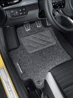 The driver s mat is also reinforced with a heel pad for extra protection from wear and features a Stonic logo. H8141ADE50 (LHD/ set of 4) H8141ADE60 (RHD/ set of 4) 3.