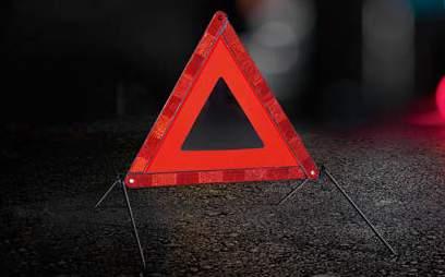 Warning triangle. Be prepared in unexpected situations. If your vehicle gets stranded, this highvisibility, lightweight triangle provides effective warning to approaching vehicles.