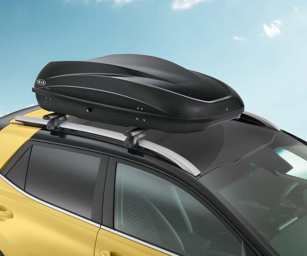 Only suitable for cars with OE roof rails. Fits vehicles with and without a panoramic sunroof. Consult your dealer for maximum payload. E83004D000 4. + 5. Ski & snowboard carrier 400 & 600.