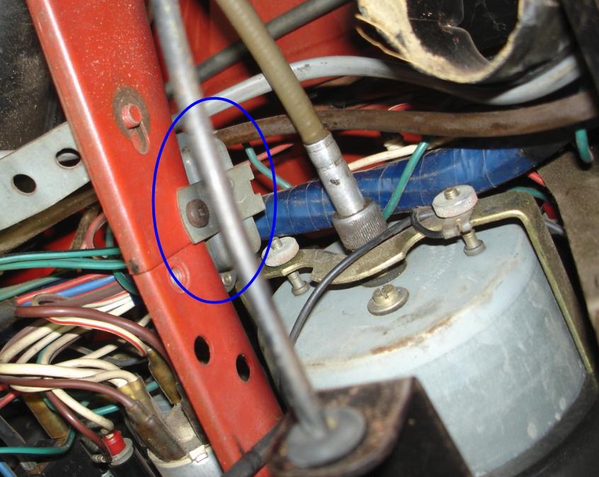 stabilizer, only one of the two wires will have a voltage, as the connector on the stabilizer is a junction.) If you do not see ~12.