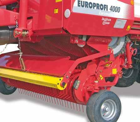 Swath roller encourages forage flow A height-adjustable