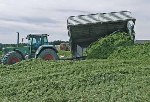 The silage trailer system presents the advantages of lower manpower requirement and simpler labour organisation.