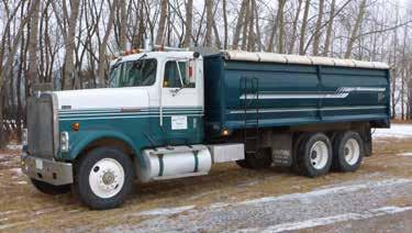 June 28, 2018 72 Trucks 1996 International 9400 T/A, s/n 2HSFHAER2TLC064223, Cummins N14, 450 hp, 16 spd, air dump susp, 173 in. WB, 11R24.5, 1,386,762 km showing.