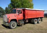 1964 Case 930 2WD, s/n 8247674, ldr, bkt, 2 hyd outlets, 540 PTO, rear wheel weights, 10.00x16 F, 20.8x34 R, 6625 hrs showing. Minneapolis Moline M670 2WD, 5 spd, 2 hyd outlets, 540 PTO.