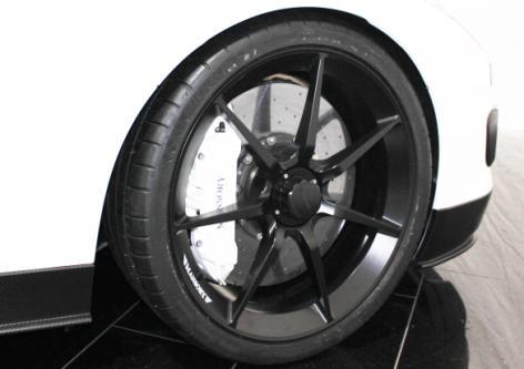 RIMS & TYRES Fully Forged Alloy Wheel with central lock FA: 9x20 Inch ET50 black RA: 11x21 Inch ET60 black *custom colour on customer