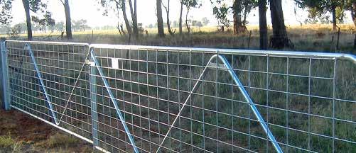 FARM GATES Specifications Manufactured from Galvanised Steel Vertical Upright or N-Stay Available in lengths from 1.2m to 4.