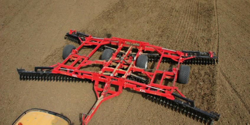 XL XXL XXL WIDE X-shaped disc harrows for highest outputs Knowledge and experience