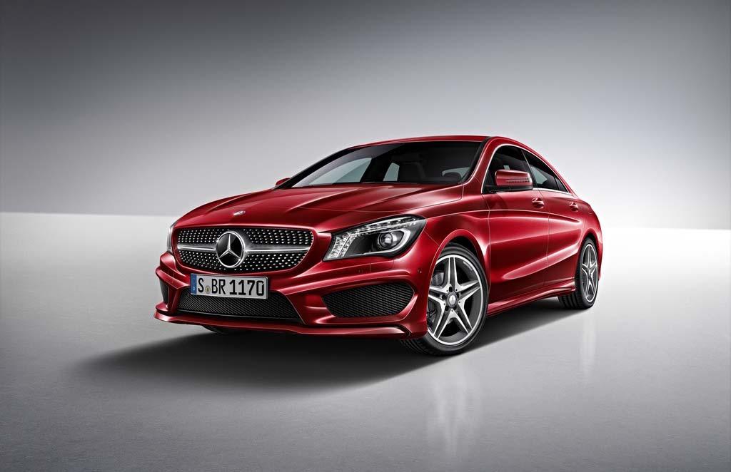 CLA 250 Sport Package Exterior Design Shown with optional Bi-Xenon headlamps Silver studded diamond grille AMG front bumper design with enlarged air inlets and diamond mesh inserts 18 AMG 5-Twin