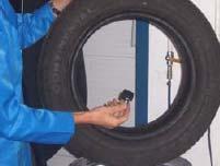 5 Remove top and bottom tyre beads.